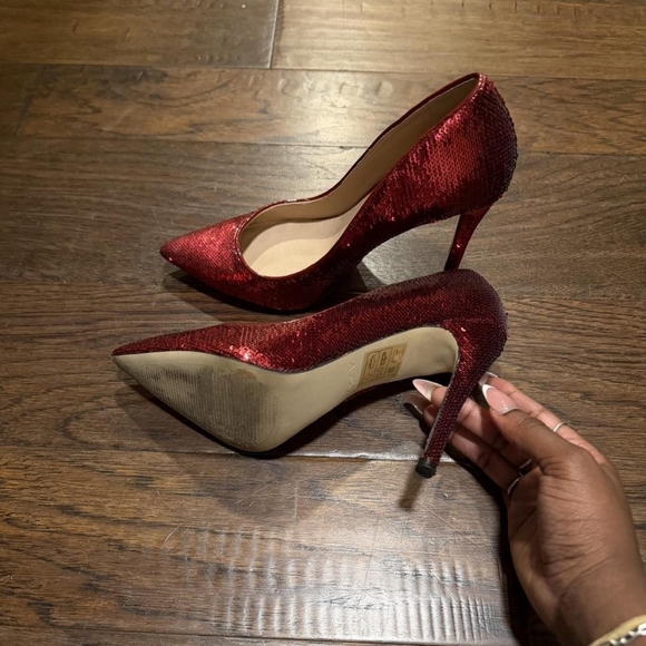 Aldo Red and Burgundy Glittery Sequin Pointed Toe High Heels - Picture 3 of 3